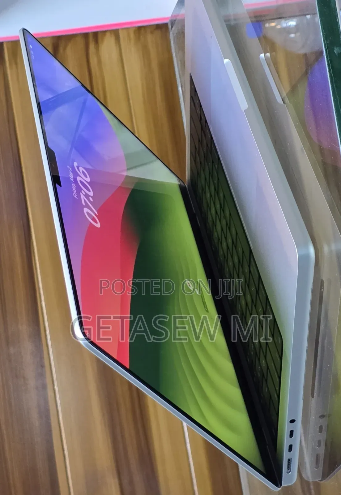 New Laptop Apple MacBook Pro 2023 M3 14-Inch 8GB Apple M3 Pro SSD 512GB