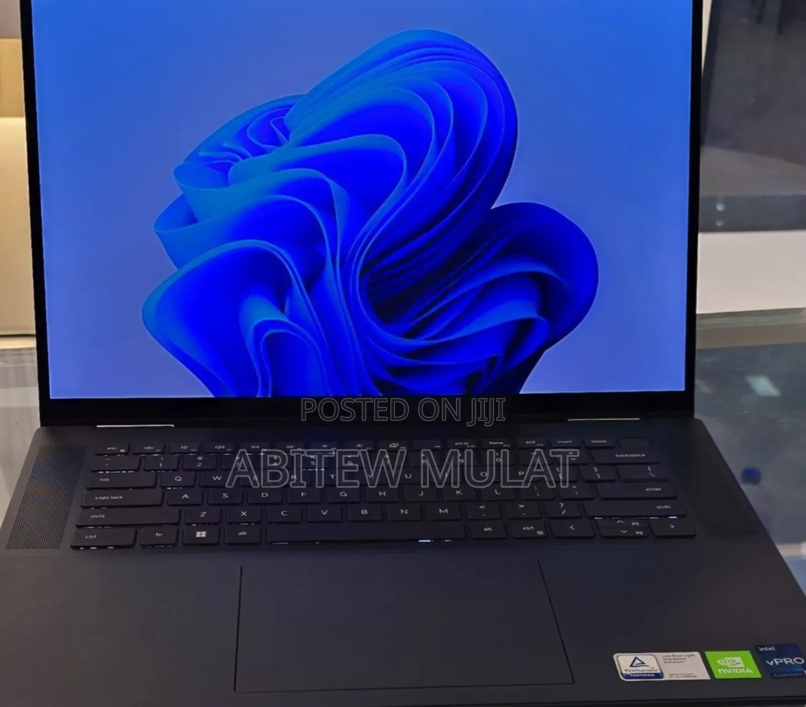 New Laptop Dell Inspiron 16 5620 16GB Intel Core I7 SSD 1T