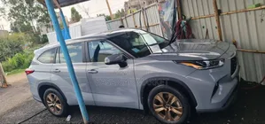 Photo - Toyota Highlander Hybrid 2023 Blue