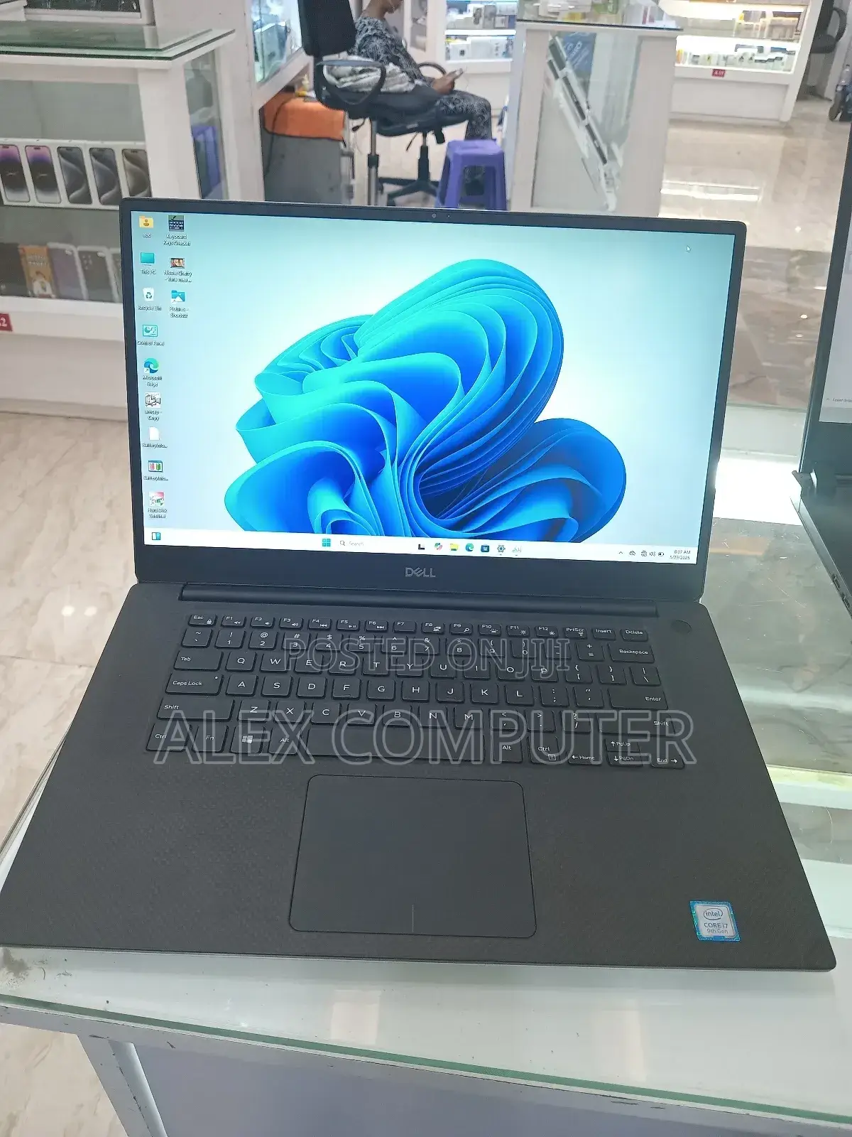 New Laptop Dell XPS 15 16GB Intel Core I7 SSD 512GB