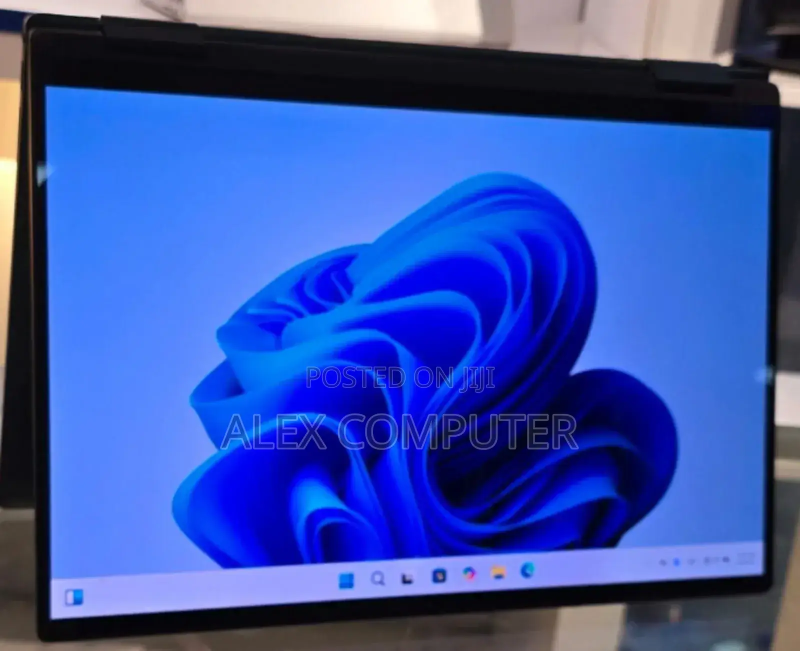 New Laptop Dell Inspiron 16 5620 16GB Intel Core I7 SSD 1T