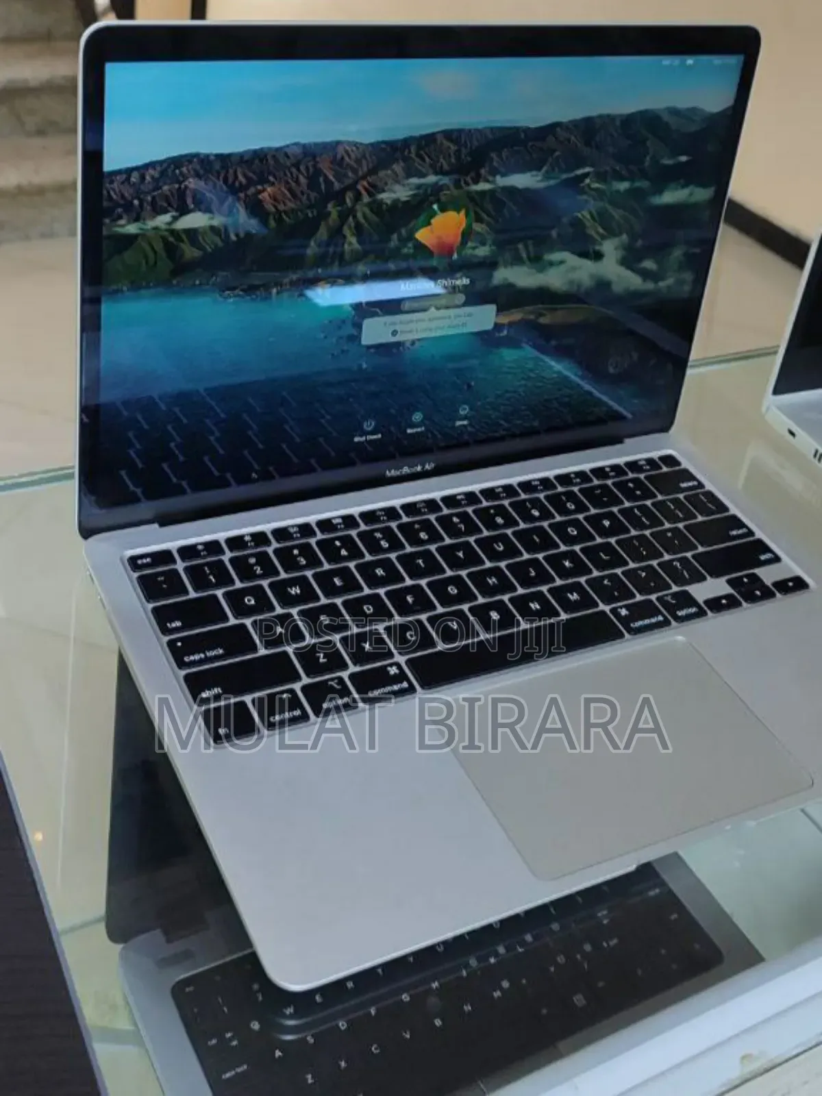 New Laptop Apple MacBook Air 2020 M1 8GB Intel Core I3 SSD 256GB