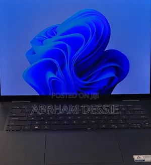 New Laptop Dell Inspiron 16 5620 16GB Intel Core I7 SSD 1T