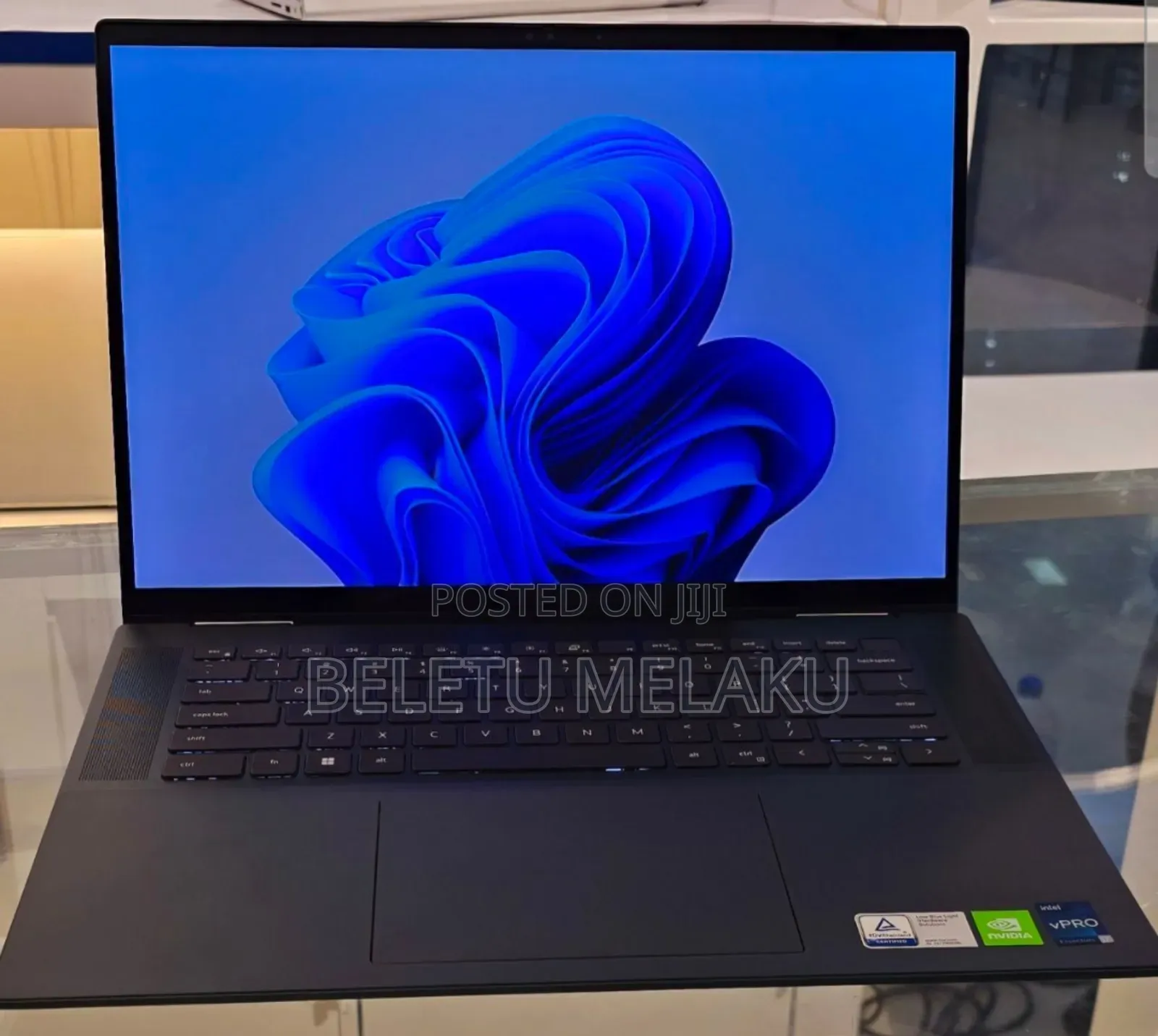 New Laptop Dell Inspiron 16 5620 16GB Intel Core I7 SSD 1T