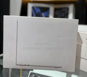 New Laptop Apple MacBook Air 2025 M4 13-Inch 16GB Apple M4 SSD 256GB