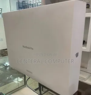 Photo - New Laptop Apple MacBook Pro 2023 M2 16GB Intel Core M2 SSD 4T