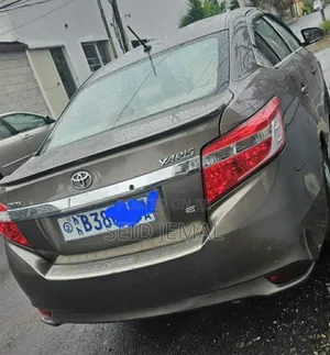 Toyota Yaris 2015 Brown