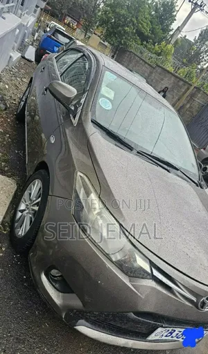 Toyota Yaris 2015 Brown