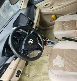 Toyota Yaris 2015 Brown