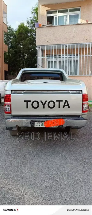 Toyota Hilux 2010 Silver