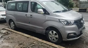 Hyundai Starex 2021 Silver