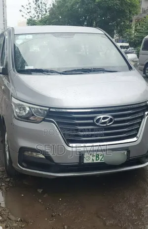 Photo - Hyundai Starex 2021 Silver