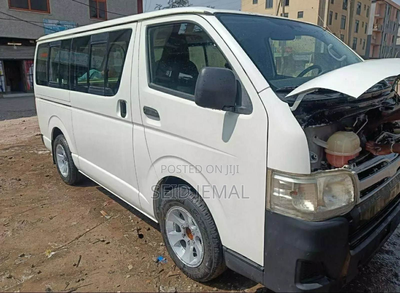Toyota HiAce 2013 White
