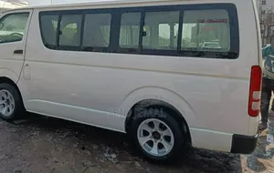 Toyota HiAce 2013 White