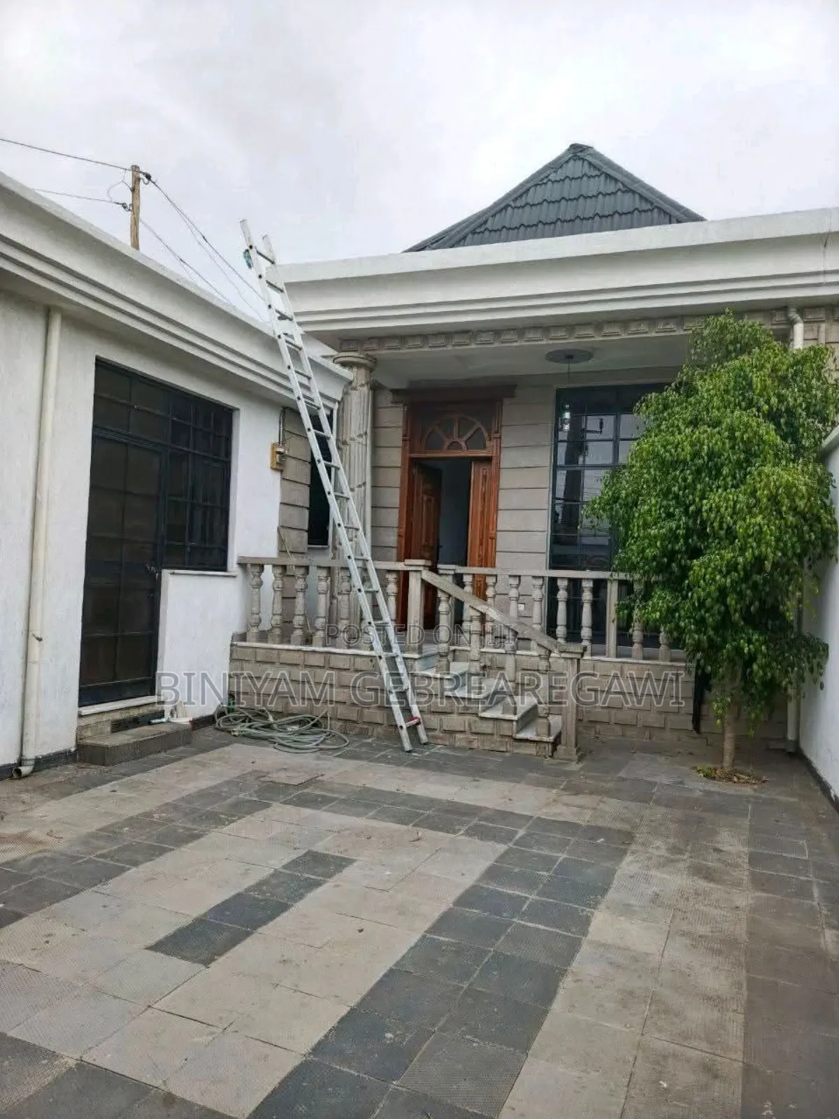 5bdrm House in House, Yeka for rent