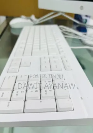 Photo - New HP 200 G4 22 All-in-One 8GB Intel Core I7 SSD 512GB