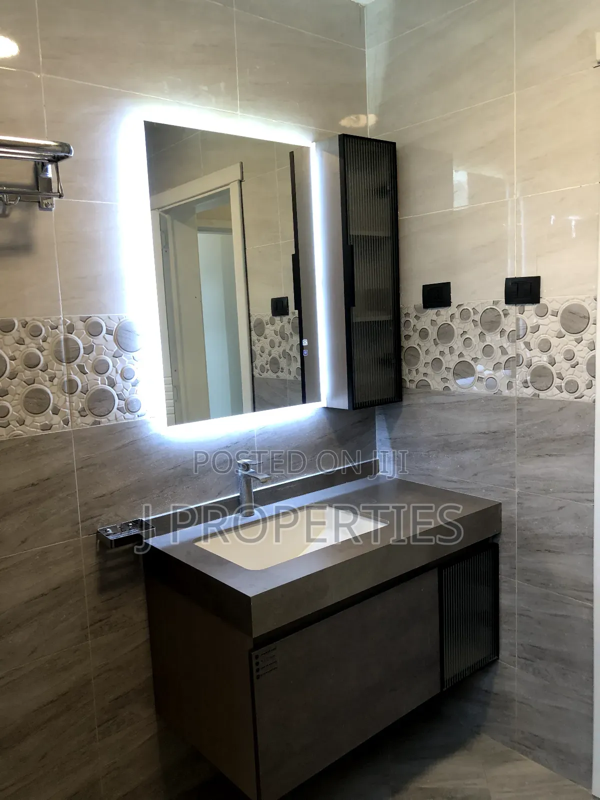 Furnished 3bdrm Apartment in Kirkos for rent