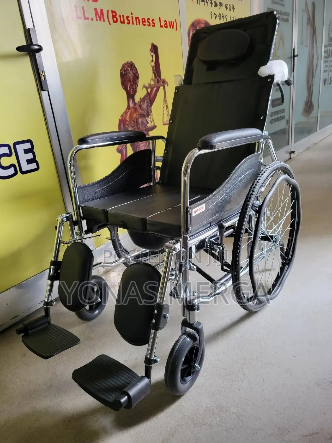 Self-Propelled Wheelchair With Locking Hand Brakes - Black