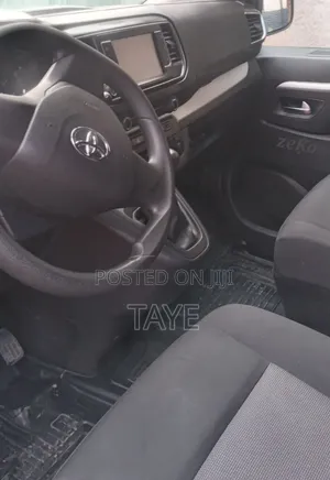 Toyota Grand HiAce 2020 Grey