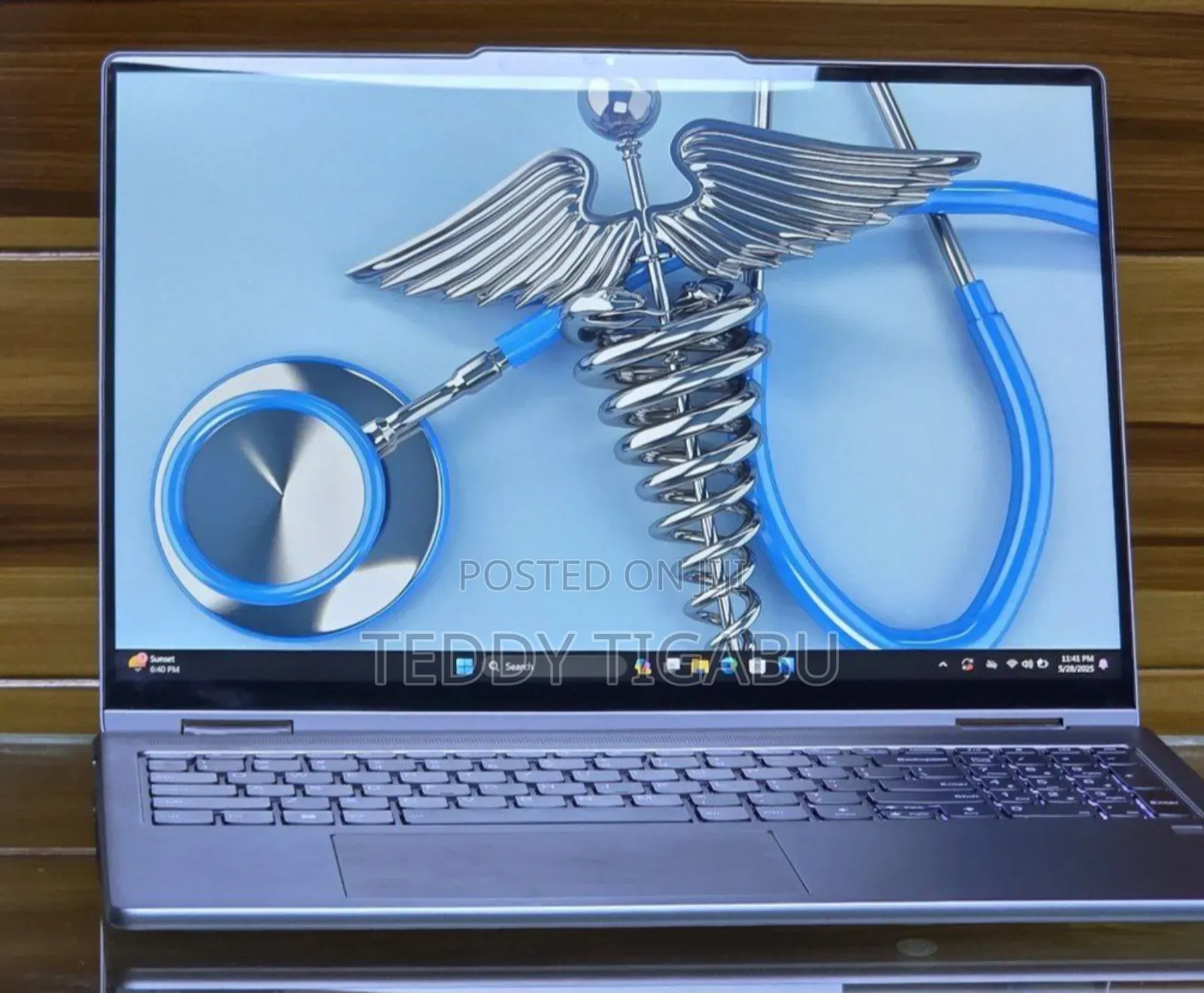 New Laptop Lenovo Yoga 7i 16GB Intel Core I7 SSD 512GB