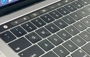 New Laptop Apple MacBook Pro 2018 8GB Intel Core I5 SSD 256GB