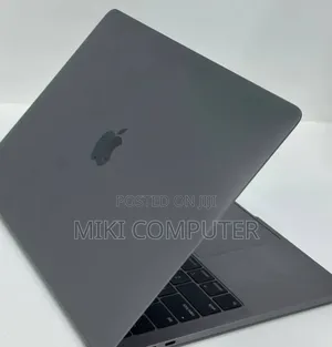 New Laptop Apple MacBook Pro 2018 8GB Intel Core I5 SSD 256GB