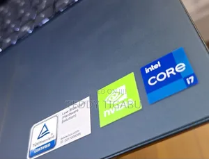 Photo - New Laptop Dell Inspiron 16 5620 16GB Intel Core I7 SSD 1T