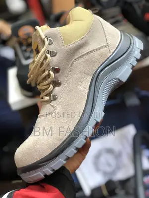 Photo - Caterpillar High Quality Safety Shoes Cat