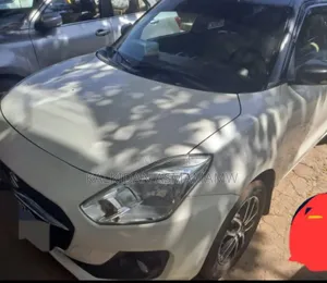 Suzuki Swift 2022 White