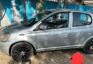 Toyota Vitz 2001 Silver