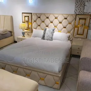 አልጋ የጨርቅ ጥራት ያለው አንደኛ ከነ ኮመዲኖ