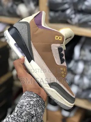 Photo - Jordan 3 Brown X Creamie