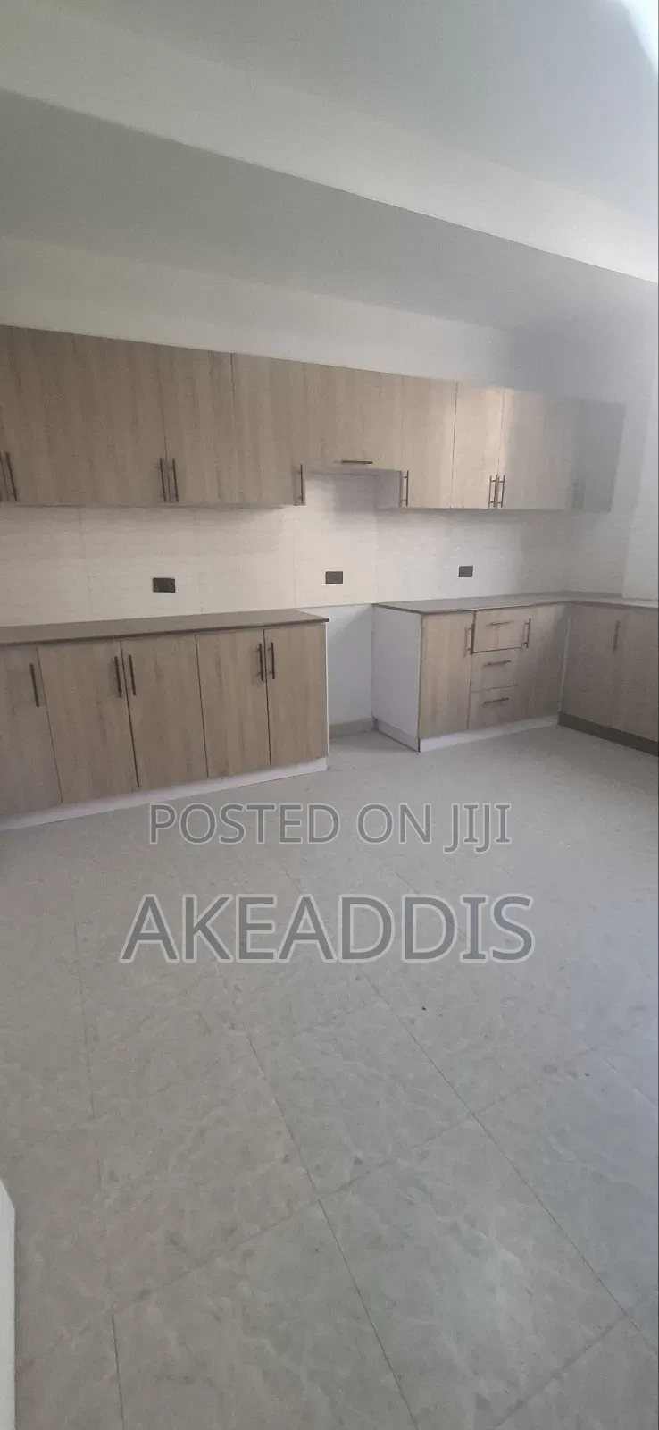 Furnished 7bdrm Townhouse/Terrace in ቦሌ አያት, Bole for sale