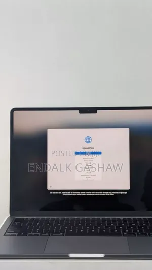 Photo - New Laptop Apple MacBook 16GB Intel Core I7 SSD 256GB