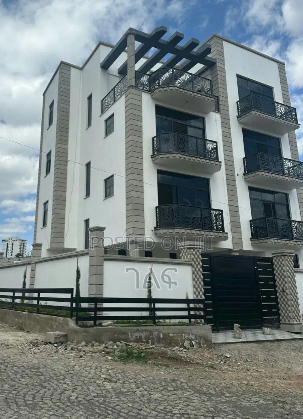 7bdrm House in የግል  ቅንጡ G+3 ቤት, Bole for sale
