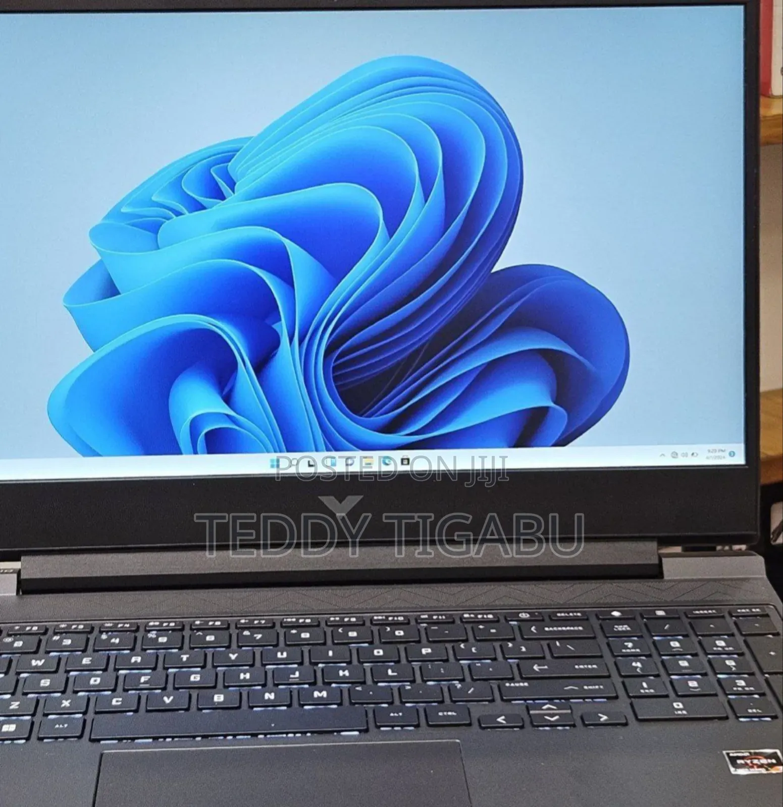 New Laptop HP Victus 15 16GB AMD Ryzen 7 SSD 512GB