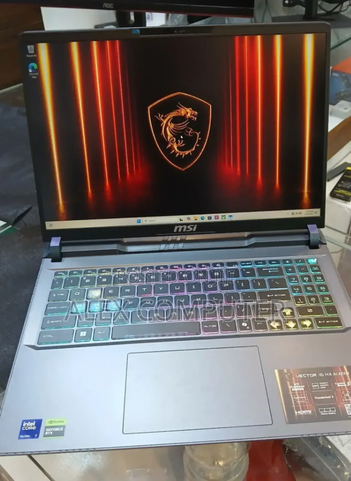New Laptop MSI Vector 17 HX AI A2XWJG 16GB Intel Core Ultra 7 SSD 1T