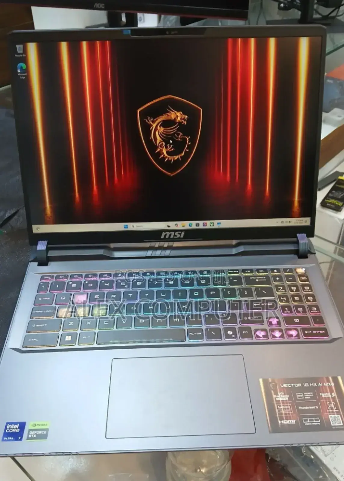 New Laptop MSI Vector 17 HX AI A2XWJG 16GB Intel Core Ultra 7 SSD 1T