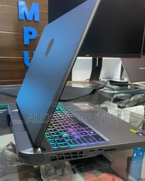 New Laptop MSI Vector 17 HX AI A2XWJG 16GB Intel Core Ultra 7 SSD 1T