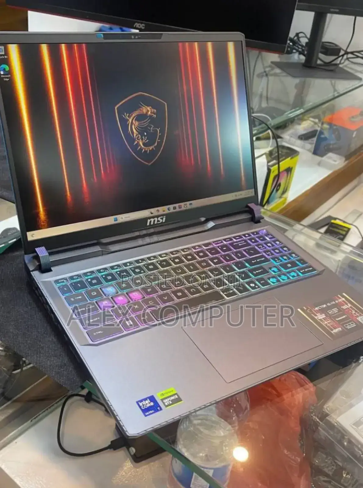 New Laptop MSI Vector 17 HX AI A2XWJG 16GB Intel Core Ultra 7 SSD 1T