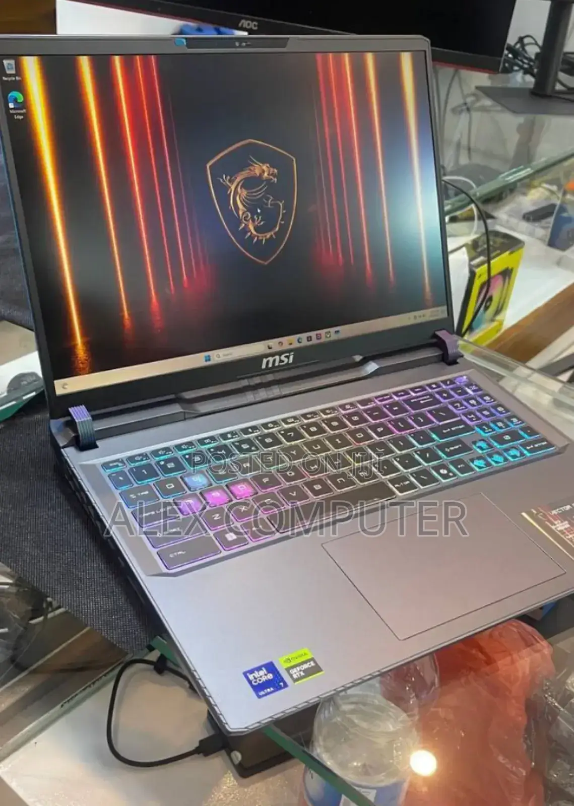 New Laptop MSI Vector 17 HX AI A2XWJG 16GB Intel Core Ultra 7 SSD 1T