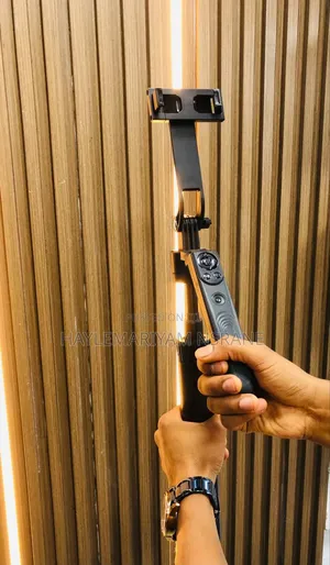 Photo - Tripod Stand Face Tracking