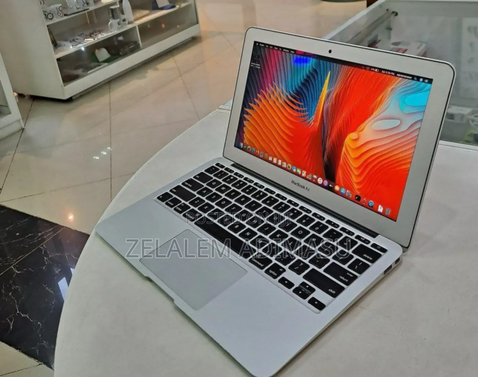 New Laptop Apple MacBook Air 2015 4GB Intel Core I5 SSD 128GB