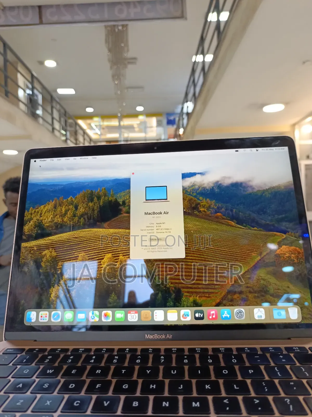 New Laptop Apple MacBook Air 2020 M1 8GB Apple M1 SSD 256GB