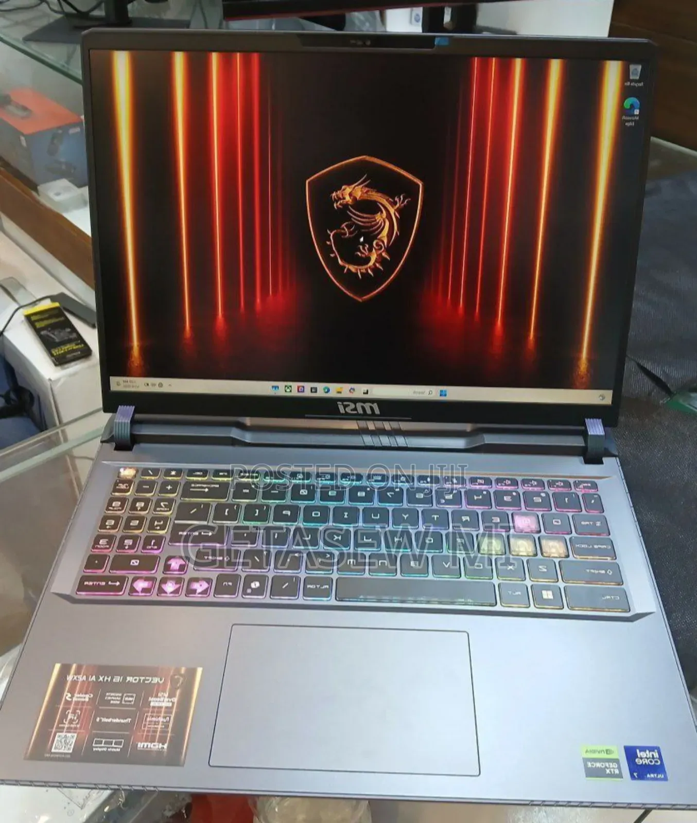 New Laptop MSI Vector 17 HX AI A2XWJG 16GB Intel Core Ultra 7 SSD 1T