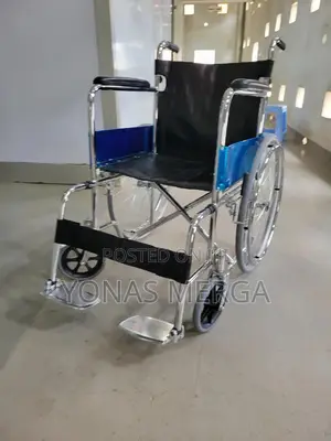 Wheelchair/Wheelcahir/Locking Brakes on Rear Wheels
Large