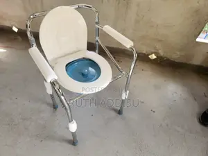 Photo - Toilet Chair走到commode Chair的我commode Chair裡面commode Chair