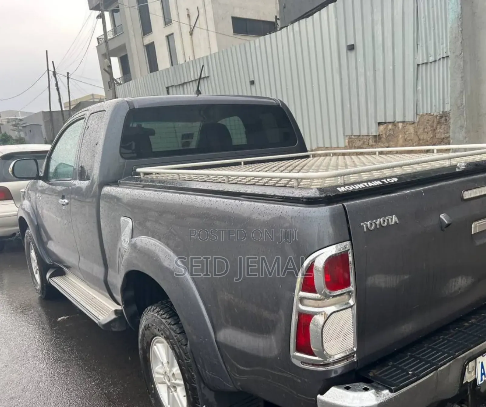 Toyota Hilux 2013 Gray