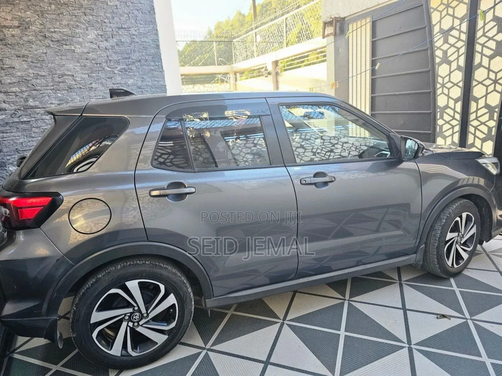 Toyota Raize 2023 Gray