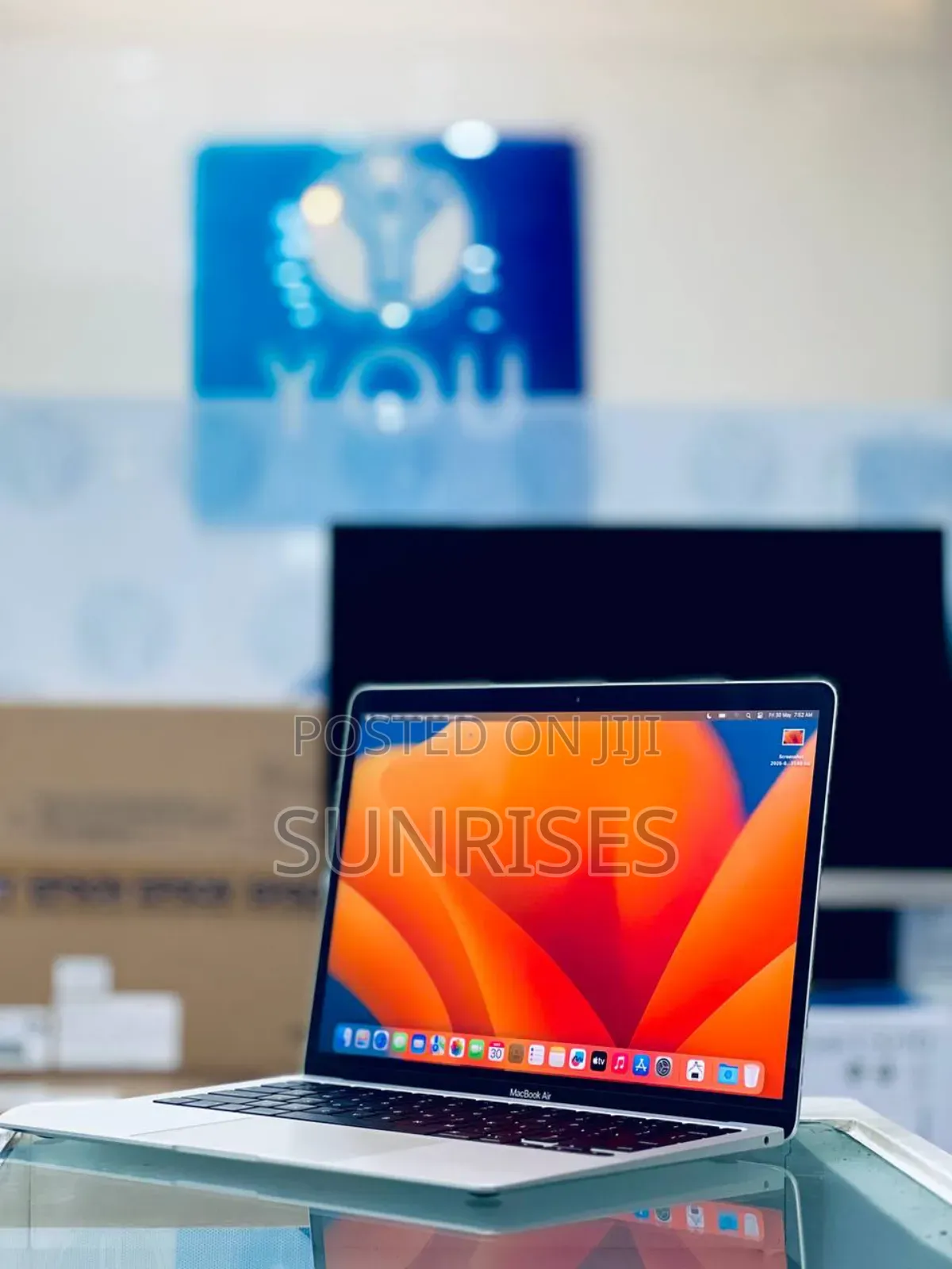 New Laptop Apple MacBook Pro M1 8GB Apple M1 SSD 256GB